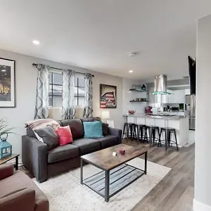 Remodeled Bunkhouse In , Denver United States